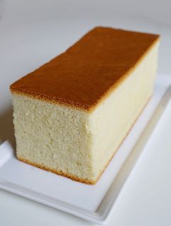 Sugary Tale: Castella Cake Honey Castella Cake Recipe, Sponge Cake Recipe Best, Castella Cake Recipe, Castella Cake, Cake Roll Recipes, Dessert Recipies, Sponge Cake Recipes, Warm Cake, Asian Desserts