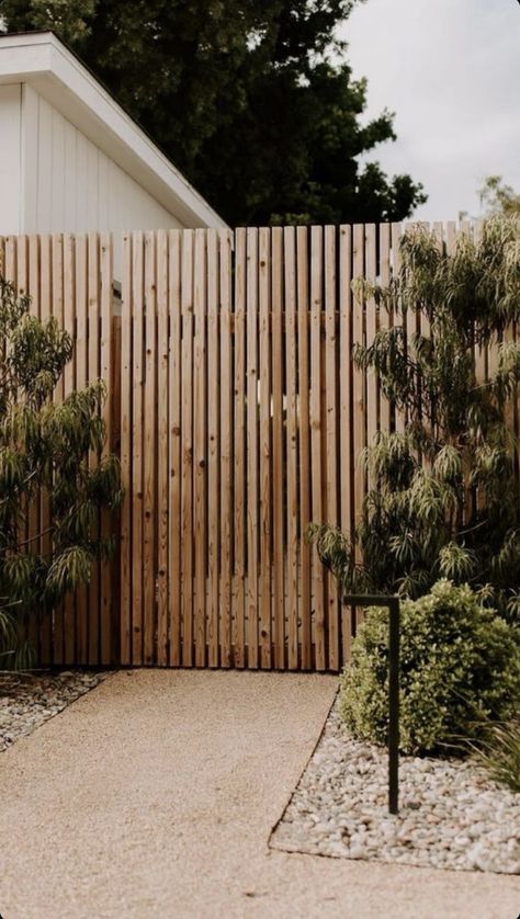 Japandi Front Yard, Fenced Front Yard Ideas, Front Garden Privacy Ideas, Scandinavian Fence, Outdoor Fence Ideas, Vertical Slat Fence, Front Garden Fence Ideas, Path To Front Door, Fenced Front Yard