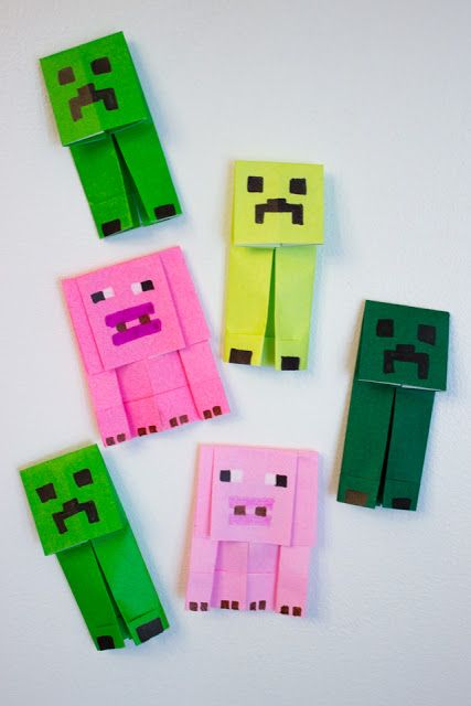 Minecraft Crafts Diy Easy, Minecraft Art Ideas, Craft Ideas For Birthday, Origami Minecraft, Toothless Party, Minecraft Creepers, Homeschool Themes, Minecraft Activities, Video Game Crafts