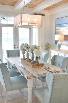 Beach House Dining Room Table, Beach House Dining Tables, Aqua Dining Room Decor, Beach House Interior Dining Room, Beachy Kitchen Table, Coastal Kitchen Tables, Lake Interior Design, Beach House Dining Room Ideas, Home Decor Ideas Pastel