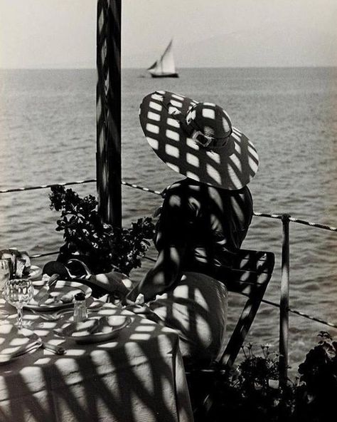 @simpleisbeautifulphotography shared a photo on Instagram: “photo by Paul Wolff, Italy 1930 #paulwolff #photography #photographer #photooftheday #picoftheday #henricartierbresson #anseladams…” • Apr 30, 2020 at 6:41am UTC Bay Of Naples, Italy Vintage, Grain Of Sand, Naples Italy, Ansel Adams, Beach Look, Naples, Old Photos, Photo Booth