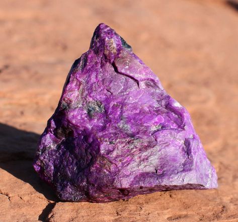 Pisces Crystals, Crystal Identification, Stone Meanings, Crystals For Healing, Sugilite Stone, Learn Reiki, Sugilite Jewelry, Earth Mother, Best Crystals