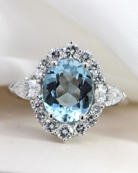 Bridgerton style engagement rings 🤍 #bridgertonengagementring #engagementring #engagementringinspo #bridgerton #hattongarden Bridgerton Engagement Ring, Royal Wedding, Engagement Rings