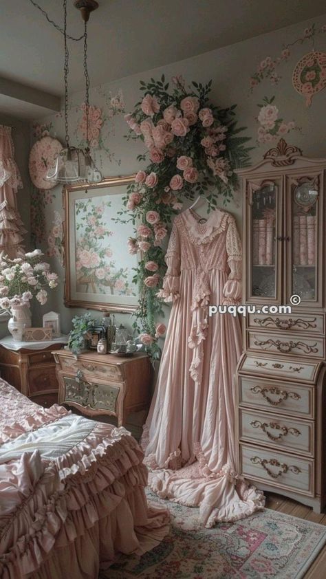 Vintage Princess Aesthetic Bedroom, Coquette Aesthetic Room, Enchanted Bedroom, Cottage House Interior, Bedroom Floral, Antique Home Decor Ideas, Rococo Interior, Princess Room Decor, Bedroom Victorian