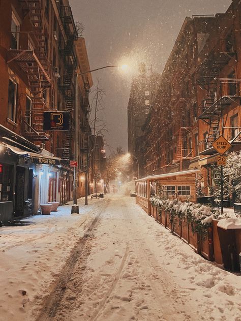 Snowy New York, Snowy City, New York Christmas Aesthetic, Greenwich Village Nyc, H R, New York Vibes, A T, Winter City, Christmas Illustrations