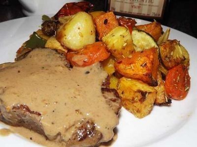 One Pan Steak Diane recipe Dianne Sauce, Asian Noodles Stir Fry, Diane Sauce, Steak Diane Recipe, Noodles Stir Fry, Steak Diane, Pan Steak, Beef Meals, Garlic Cream Sauce