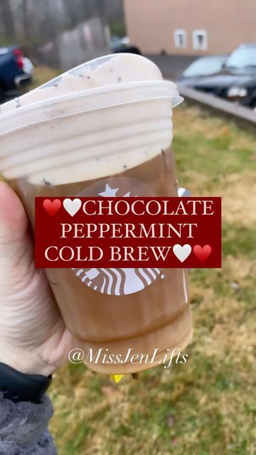 Chocolate Cream Cold Foam, Low Calorie Starbucks Drinks, Starbucks Chocolate, Cream Cold Foam, Iced Starbucks Drinks, Peppermint Chocolate, Nasm Cpt, Starbucks Secret, Low Carb Drinks