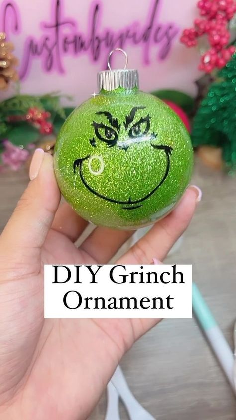 Grinch Face Ornaments Diy, Grinch Christmas Balls Diy Ornaments, Grinch Ornaments Diy How To Make, Grinch Diy Ornament, Grinch Ornaments Diy, Diy Grinch Ornaments, Cartoon Grinch, Grinch Diy, Diy Grinch