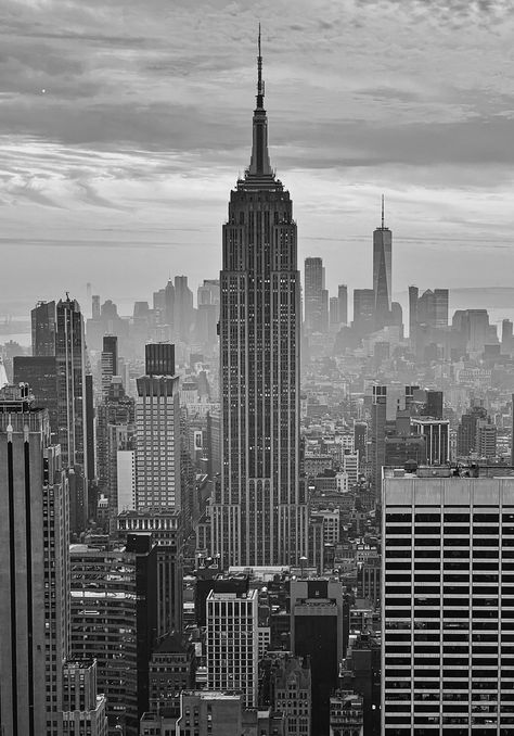 This photo was taken by me in December 2023 from the Top of the Rock at Rockefeller Center. Frame isn't include. Black And White New York City, Poster Prints New York, New York Buildings Aesthetic, New York Skyline Aesthetic, 2023 Prints, Black And White New York, Nyc Rooms, Photo New York, Cute Backgrounds For Iphone