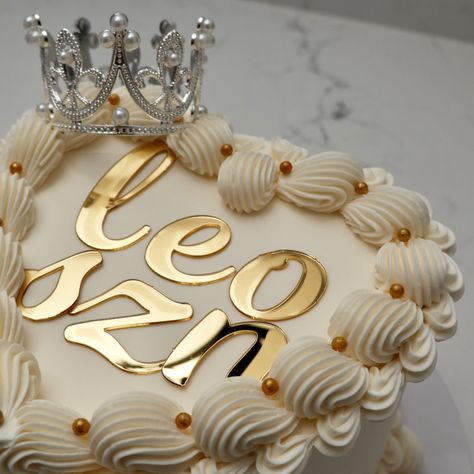 leo szn 👑 - Cake Details - Size: Mini 6” (two layers) Add-ons: Silver crown (not edible) #leo #leoszn #leoseason #heartcake #seattle #seattlecakes #seattlecustom #seattlebaker #cakes #custom Leo Szn, Leo Season, Heart Cake, Silver Crown, Add Ons, Seattle, Crown, Collage, Cake