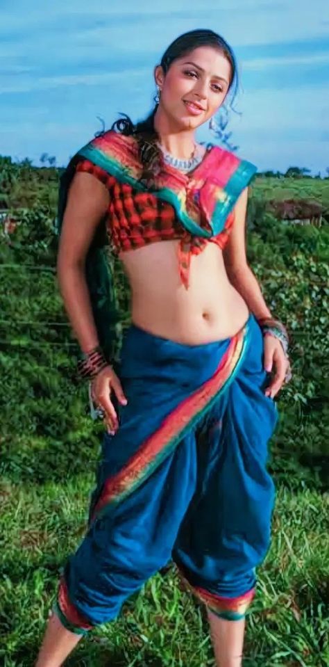 Bhumika Chawla| Beautiful Indian actress Bhumika Chawla Navel, Bhoomika Chawla, Bhumika Chawla, Blouses Designs, Beautiful Beach Pictures, Saree Navel, Indian Saree Blouse, Indian Saree Blouses Designs, Naruto Drawings