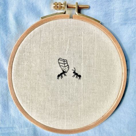 Ant Embroidery, Ant Tattoo, Diy Embroidery Shirt, Bugs Embroidery, Garden Embroidery, Paper Embroidery, Creative Embroidery, Cute Embroidery, Simple Embroidery