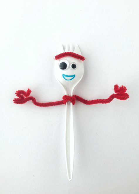 Make Your Own Forky, Toy Story 4 Birthday Party, Forky Cupcakes, Toy Story 4 Birthday, 4 Birthday Party, Cupcake Toy, Toy Story Crafts, Cupcake Diaries, Toy Story Party Decorations