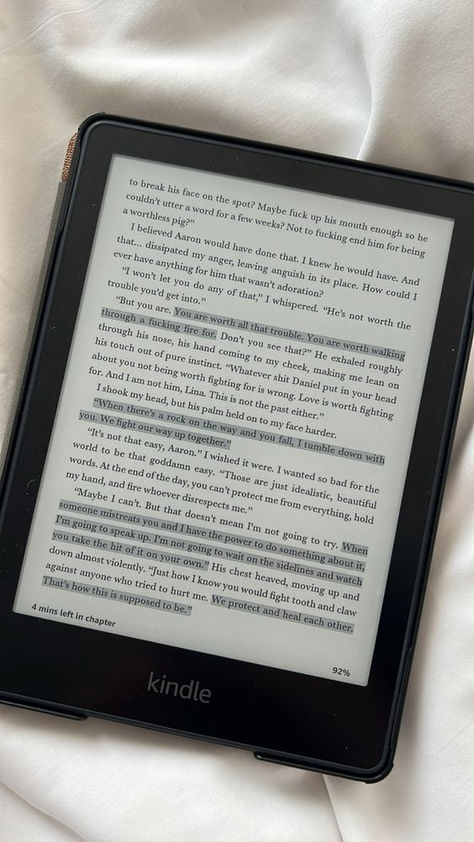 click to purchase #kindle #reading #booktok Kindle Paperwhite (16 GB) – Now with a larger display, adjustable warm light, increased battery life, and faster page turns – Black Kindle Aesthetic, Tablet Amazon, Books Lover, Books Ideas, Reading Motivation, Computer Gifts, Digital Reading, Book Corners, Life Aesthetic