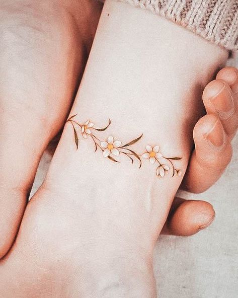 Top 100 Best Bracelet Tattoos For Women - Wrapped Wrist Design Ideas Bracelet Tattoos For Women, Classy Tattoos For Women, Wrap Around Wrist Tattoos, Wrist Band Tattoo, Bracelet Tattoos, Wrist Bracelet Tattoo, Colour Tattoo For Women, Tiny Wrist Tattoos, Lady Bug Tattoo