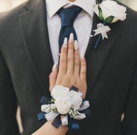 Navy Blue Corsage, Prom Corsage Blue, Prom Corsage White, Black Corsage, Prom Flowers Corsage, Blue Corsage, White Corsage, Blue Boutonniere, Wrist Corsage Prom