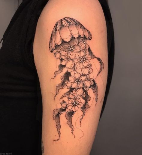 Jellyfish Flower Tattoo, Jellyfish Flower, App Filter, Jellyfish Tattoo, Airbrush App, Sunflower Tattoo, Dope Tattoos, Fine Line Tattoos, Ink Illustrations