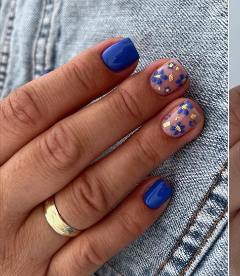 Cute Flower Nail Designs, Blue Flower Nails, Cobalt Blue Nails, Almond Acrylic Nails Designs, Red And White Nails, Beachy Nails, Summer Nail Ideas, Nails Pretty, Summer Toe Nails