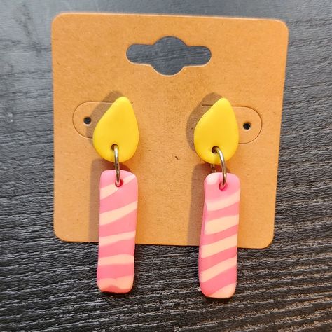 Polymer Clay Earrings - Pink Candle With Yellow Flame Stainless Steel Posts Polymer Clay Birthday Earrings, Clay Birthday Earrings, Pink Clay Earring Ideas, Birthday Clay Earrings, Foam Clay Earrings, Cute Fun Earrings, Polymer Clay Earrings For Beginners, Diy Polymer Clay Earrings Ideas, Clay Earring Diy