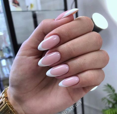 2024's Top 20 Fun Summer Nail Trends: Bright, Bold, and Beautiful Designs Long Round French Nails, Oval Nails Designs French, French Nails Round Shape, French Nails Oval Shape, Elegant Acrylic Nails Classy, French Nails Oval, Oval French Nails, French Nails 2023, Nails French Almond