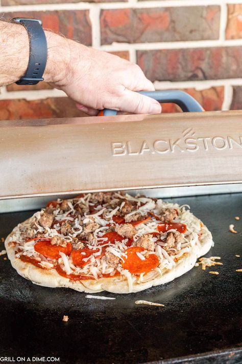 Blackstone Pizza Dough Recipe - grillonadime.com Black Stone Pizza Dough, Blackstone Pizza Dough Recipe, Blackstone Food Ideas, Blackstone Pizza Recipes, Blackstone Pizza Oven Recipes, Blackstone Pizza, Blackstone Cooking, Griddle Cooking Recipes, Grilled Pizza Recipes