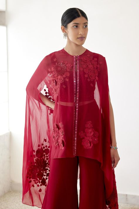 Indian Wedding Dresses, Maroon Colour, Hexagonal Pattern, Embroidered Cape, Simple Kurta Designs, Iranian Women Fashion, Modest Dresses Casual, Dresses Online Shopping, Designer Party Wear Dresses