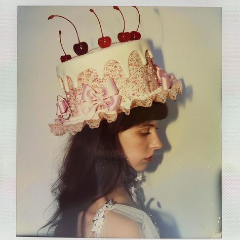 #cherryontop Photos To Draw Inspiration, 3 People Reference, Birthday Reference, Cake Hat, Clever Halloween Costumes, Birthday Art, Photoshoot Concept, Face Expressions, Body Reference