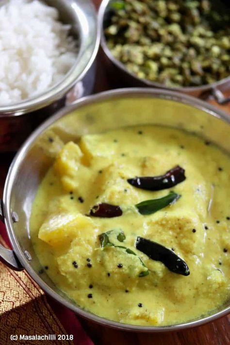 Mor Kuzhambu or Poosanikai Mor Kuzhambu - South Indian Buttermilk Gravy with Ash Gourd. #maincourse #southindian #morkuzhambu #sidedish #lunch #gravy Avial Recipe, Aviyal Recipe, Food Recipes In Hindi, Ash Gourd, Gluten Free Gravy, Daniel Plan, Rice Desserts, Gluten Free Vegetarian Recipes, Curry Recipes Indian