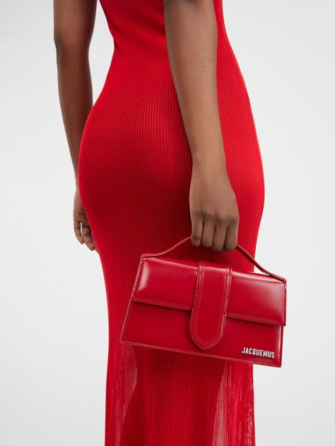 Jacquemus Le Grand Bambino, Jacquemus Bag, Structured Bag, Metallic Logo, Lingerie Sleepwear, Signature Logo, Flap Bag, Parisian Style, Leather Crossbody Bag