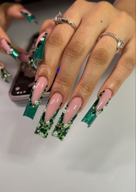 Green And Silver Nails Prom, Green Bling Nails Rhinestones, Earthy Nails Designs Green, Green And Gold Nails Ideas, Emerald Prom Nails, Xl Nail Ideas, Green Nails Prom, Green Rhinestone Nails, Green Nails With Rhinestones