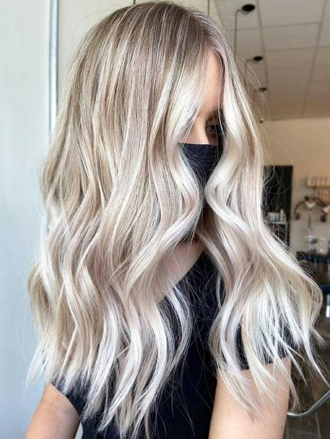 Delicate Creamy Blonde Balayage Hair Creamy Blonde Balayage, Bright Blonde Balayage, Icy Blonde Balayage, Balayage Hair Ideas, Blonde Balayage Hair, Platinum Blonde Balayage, Balayage Lob, Pale Complexion, Blonde Balayage Highlights