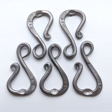 Forge Projects, Forged Hooks, Forge Ideas, Blacksmith Ideas, Forging Knives, Keychain Bottle Opener, Black Smithing, Blacksmith Forge, Wrought Iron Decor