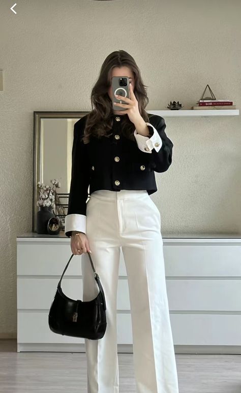 Outfits For Warm Weather, Chic Feminine Style, Modest Casual Outfits, Elegant Outfit Classy, Outfits For School, Classic Style Outfits, Professional Outfits Women, Day Outfits, Casual Preppy Outfits