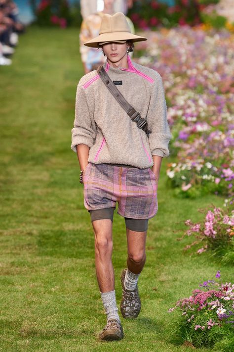 Men Spring 2023, Spring Summer 2023 Fashion, 2023 Menswear Fashion Show, Dior Men, Men Spring, Mens Spring Fashion, Mens Outfit Inspiration, Spring Summer 2023, Spring Hairstyles