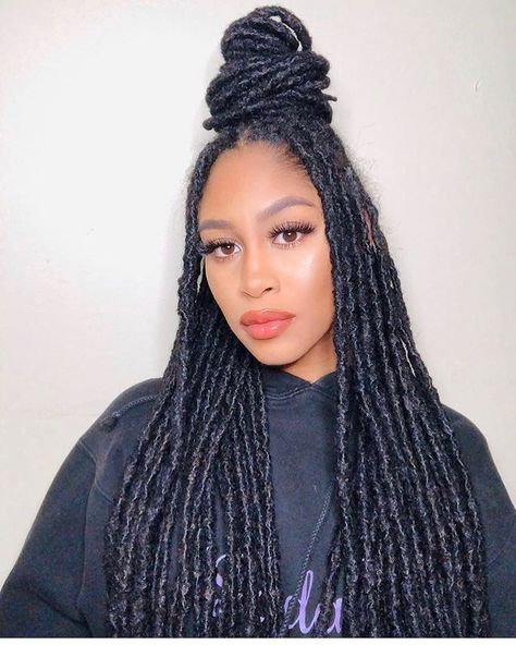 Artificial Dreadlocks Hairstyles Black, Artificial Locks Hairstyles, Artificial Dreadlocks Hairstyles, Artificial Dreadlocks, Dreadlocks Hairstyle, Long Cornrows, Natural Hairstyles For Black Women, Dreadlocks Hairstyles, Faux Locks