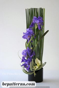 Vegetative Floral Design, Arreglos Ikebana, Floral Designs Arrangements, Home Decor Ideas Bedroom, Bedroom Transformation, Floral Art Arrangements, Sogetsu Ikebana, Large Flower Arrangements, Corporate Flowers