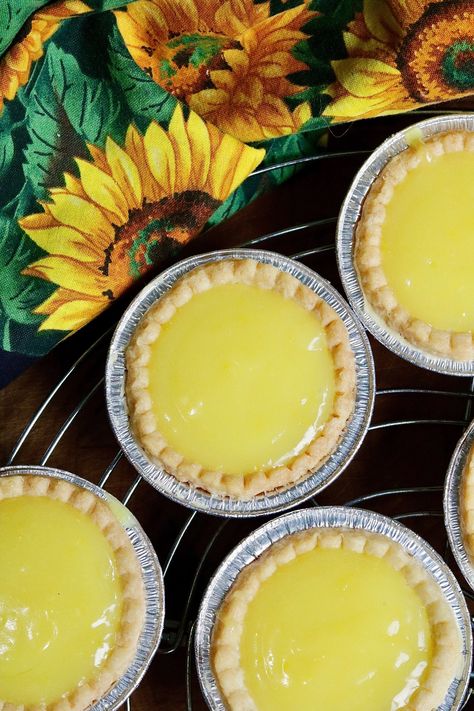 Vegan Lemon Pie, Vegan Lemon Tart, Dairy Free Lemon Curd, Lemon Asparagus Pasta, Lemon Tartlets, Vegan Lemon Curd, Mini Tart Recipes, Lemon Tarts, Lemon Tart Recipe