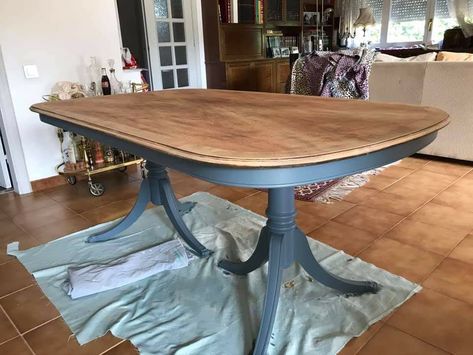 Navy Chalk Paint Dining Table, Painted Oval Dining Table, Antique Dining Room Table Makeover, Repainted Dining Room Table, Oval Dining Room Table Makeover, Ball And Claw Dining Table Makeover, Vintage Dining Table Makeover, Antique Dining Table Makeover, Dining Table Painting Ideas