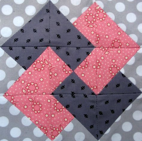 Free Quilt Block Patterns | Starwood Quilter: Card Trick Quilt Block Quilting Projects For Beginners, Card Trick Quilt Pattern, Card Trick Quilt, Colchas Quilting, Finished Quilts, Quilt Block Patterns Free, Patchwork Quilt Patterns, Card Tricks, Block Patterns