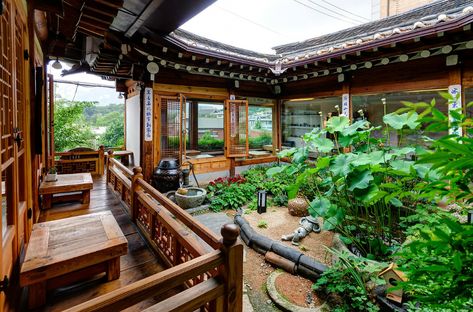 Korean Backyard, Korean Garden, Hanok House, Korean Traditional House, French Courtyard, Korean House, Hanok Village, Bukchon Hanok Village, Modern Tropical House