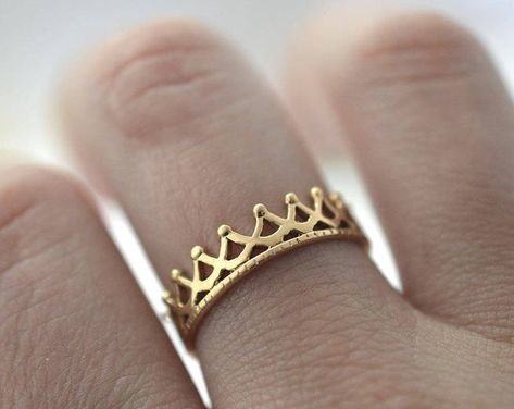 Gold Crown Ring, Princess Crown Ring, Hidden Closet, Crown Rings, Jewelry Princess, Crown Ring Princess, Seasonal Outfits, Ring Crown, Rose Gold Crown