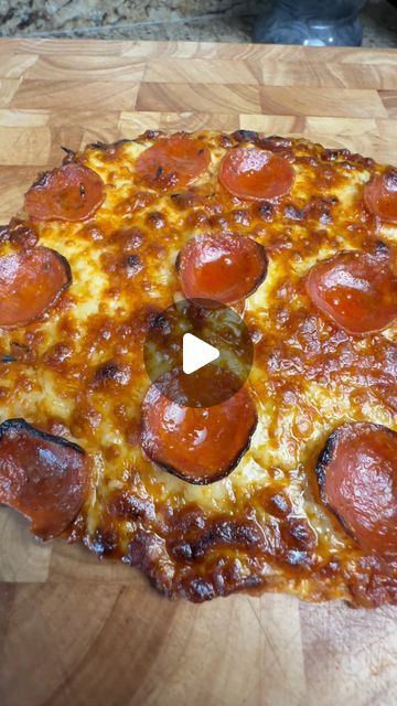 Cottage Cheese Flatbread Pizza, Cottage Cheese Flatbread, Baked Cottage Cheese, Keto Breakfast Pizza, Cheese Flatbread Pizza, Carnivore Pizza, Cottage Cheese Pizza, Flatbread Pizza Recipe, Flatbread Pizza Recipes