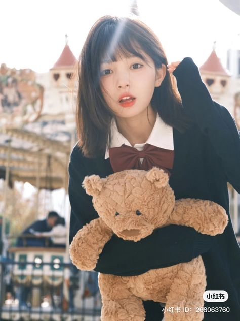 Holding Plushie Reference, Plushie Reference, Pose Refrences Art, Holding Plushie, Pose Models, Creative Instagram Photo Ideas, Realistic Art, Pose Reference Photo, Portrait Poses