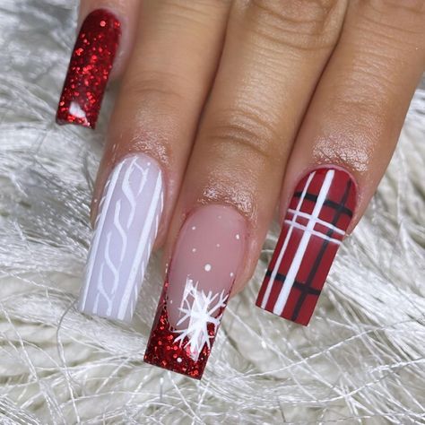 Christmas Nail Designs Acrylic, Pedi Designs, Christmas Sweater Nails, Xmas Nail Designs, Nail Pics, Hippie Nails, Diy Acrylic Nails, Sweater Nails, Mario Nintendo