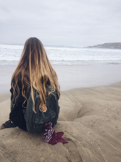 Surf Hair Brown, Long Surfer Hair, Brunette Beach Hair, Long Beach Hair, Surf Girl Hair, Beach Hair Color, Messy Beach Hair, Surfer Girl Hair, Surf Hair