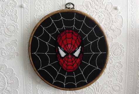 Spider-man cross stitch! Superhero Ornaments, Dark Spiderman, X Stitch, Just Cross Stitch, The Amazing Spider Man, Needle Crafts, Contemporary Embroidery, Cross Stitch Love, Stitch Cartoon