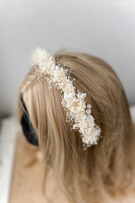 Dried flower hair crown made for Bohemian wedding ceremony. Bohemian Wedding Ceremony, Flower Hair Crown, Dried Flower Crown, Wedding Bridal Hair, Headband White, 2024 Ideas, Hair Crown, Baby Breath, Wedding 2024