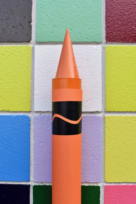 DIY giant crayon tutorial.  So much fun for back to school photos, a classroom or bedroom decoration, a party prop, and more! Diy Giant Crayon Decoration, Diy Crayon Decor, How To Make Giant Crayons Out Of Pool Noodles, Giant Crayons Diy, Crayon Decorations Classroom, Pool Noodle Crayons Diy, Diy Giant Crayon, Crayon Decor, Giant Crayon