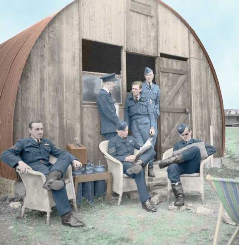 Australian airmen in Lincolnshire 1941 Black White Images, Royal Australian Air Force, Wwii Airplane, Fear Of Flying, Supermarine Spitfire, British Aircraft, Ww2 Planes, Vintage Aviation, Battle Of Britain