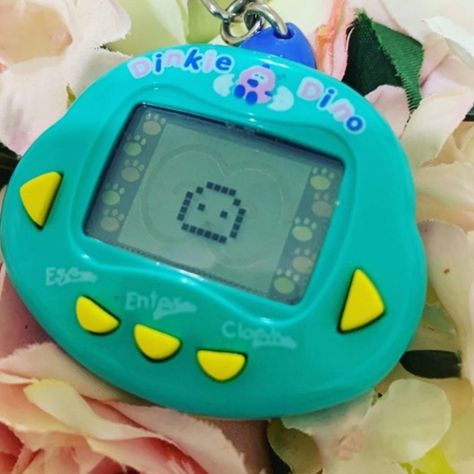 Tadc Oc, Tamagotchi Uni, Smartwatch Wallpaper, 90's Toys, Book Romance, Gamer Room Decor, 90s Memories, Metal Family, Retro Gadgets